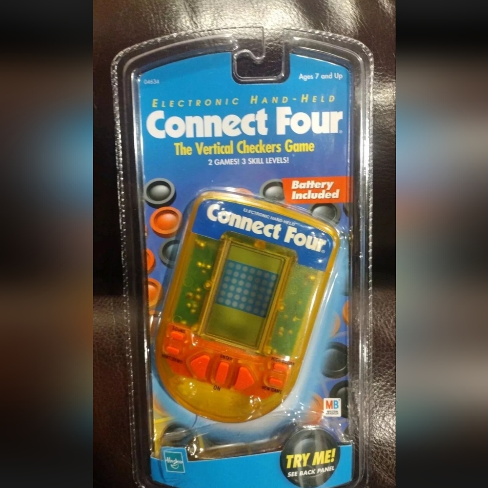 New Vintage Milton Bradley 1999 Hasbro Connect Four Electronic Handheld Game